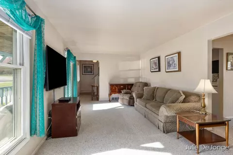 521 Adapointe, Ada, MI 49301 photo 5