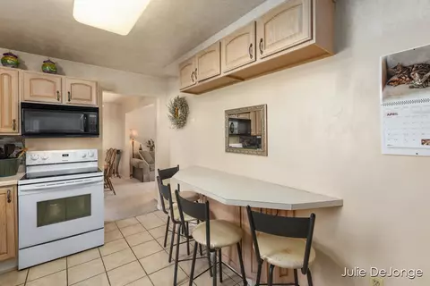 521 Adapointe, Ada, MI 49301 photo 9