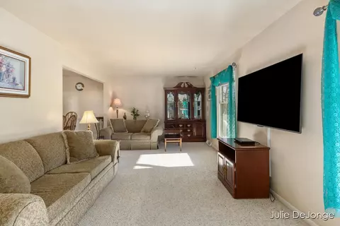 521 Adapointe, Ada, MI 49301 photo 4
