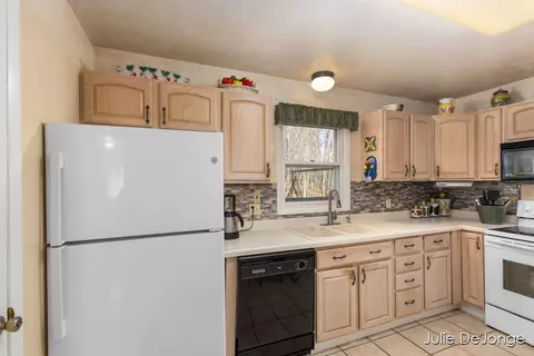 521 Adapointe, Ada, MI 49301 photo 11