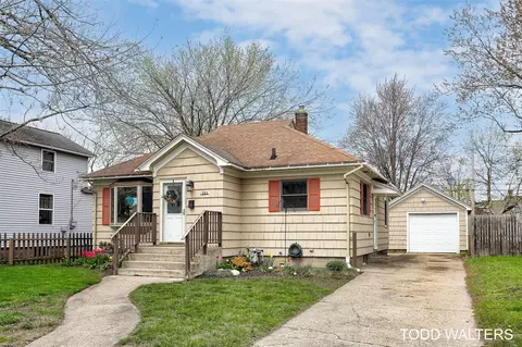 251 W 21st, Holland, MI 49423