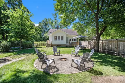 2143 W Glenlord, Stevensville, MI 49127