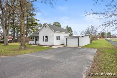 325 Cedar, Howard City, MI 49329