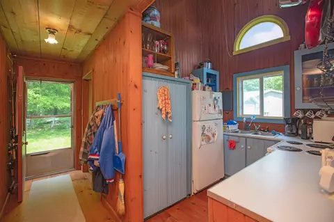 Entry Way - 126 Diamond, Cassopolis, MI 49031 photo 1 of 1