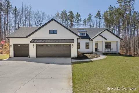 13456 Windy Craig, Gowen, MI 49326