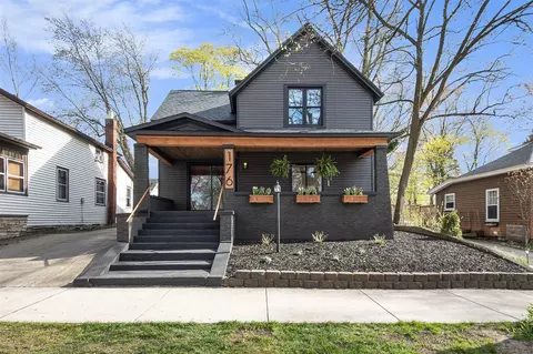176 W 10th, Holland, MI 49423