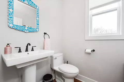 Bath - 127 Leith, Brighton, MI 48116 photo 1 of 8