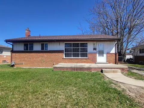 981 Nash, Ypsilanti, MI 48198