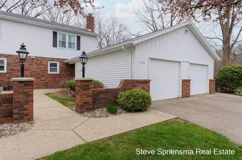 7392 Boulder Blf #145, Jenison, MI 49428