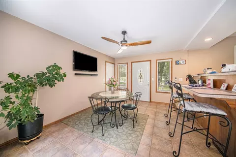 Dining - 838 S Dettman, Jackson, MI 49203 photo 1 of 1