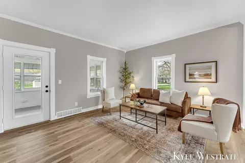 Living - 308 W Division, Belding, MI 48809 photo 1 of 2