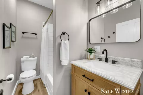 Bath - 308 W Division, Belding, MI 48809 photo 1 of 3