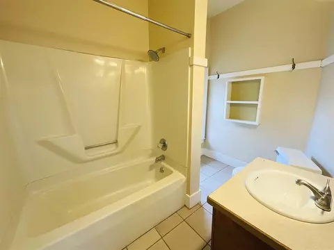 Bath - 323 N Marshall, Marshall, MI 49068 photo 4 of 4