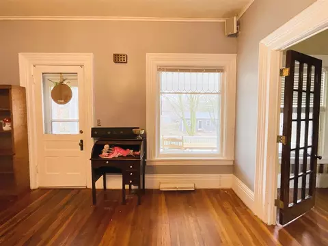 Entry Way - 323 N Marshall, Marshall, MI 49068 photo 3 of 4