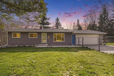5605 Rockbluff, Comstock Park, MI 49321