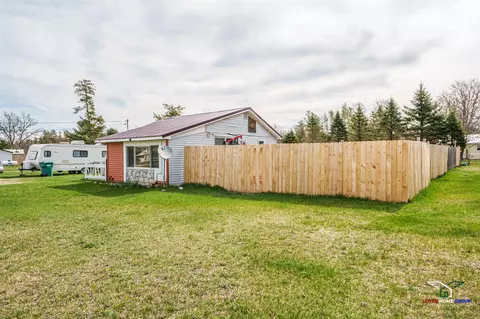 5192 Apache, Harrison, MI 48625 photo 2