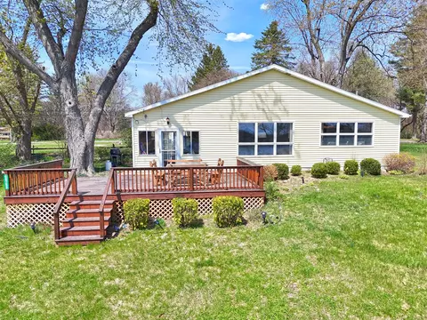 66758 Lakeshore, Dowagiac, MI 49047