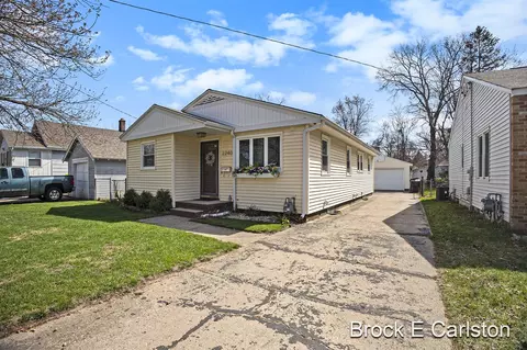2240 Blodgett, Muskegon, MI 49441