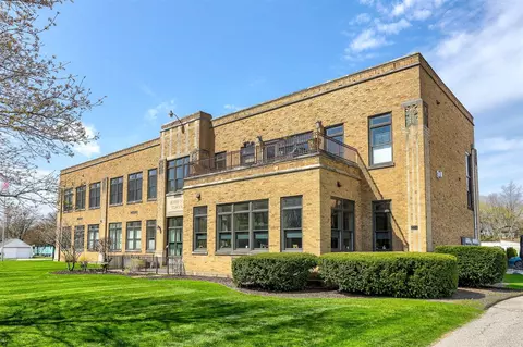 2214 S State #207, Saint Joseph, MI 49085