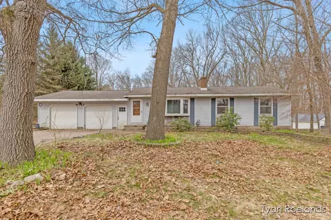 8787 Algoma, Rockford, MI 49341