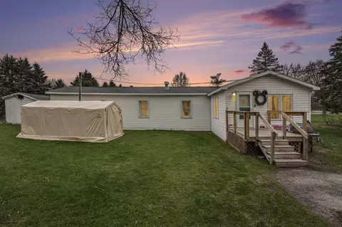 4764 S Greenville, Greenville, MI 48838