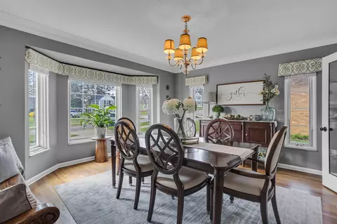 Dining - 752 Bloomfield, Jackson, MI 49203 photo 1 of 8