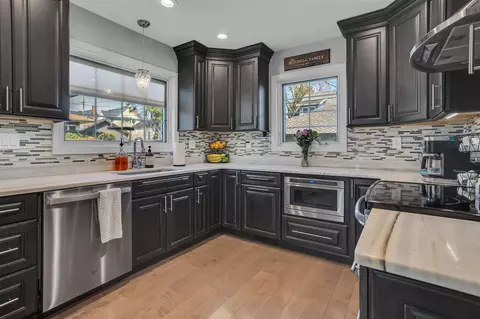 Kitchen - 752 Bloomfield, Jackson, MI 49203 photo 1 of 6