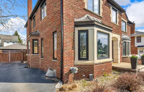 Exterior - 752 Bloomfield, Jackson, MI 49203 photo 4 of 14