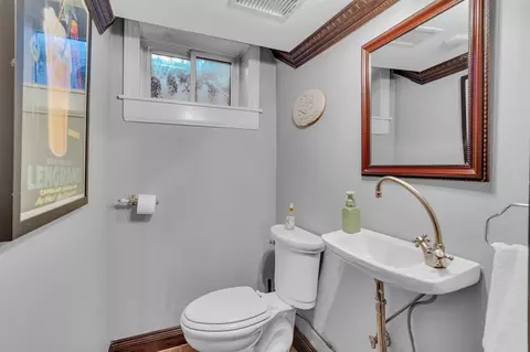 Bath - 752 Bloomfield, Jackson, MI 49203 photo 11 of 11
