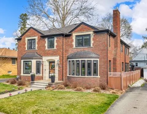 752 Bloomfield, Jackson, MI 49203