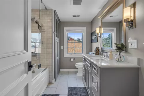 Bath - 752 Bloomfield, Jackson, MI 49203 photo 7 of 11
