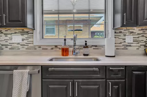 Kitchen - 752 Bloomfield, Jackson, MI 49203 photo 6 of 6