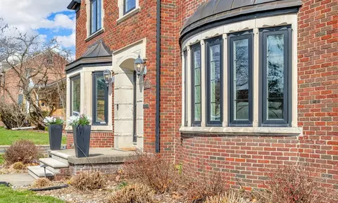 Exterior - 752 Bloomfield, Jackson, MI 49203 photo 5 of 14
