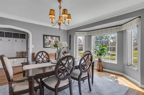 Dining - 752 Bloomfield, Jackson, MI 49203 photo 4 of 8