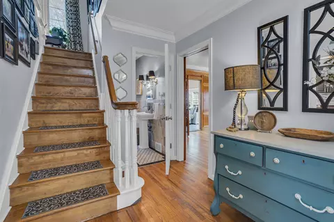 Entry Way - 752 Bloomfield, Jackson, MI 49203 photo 13 of 24