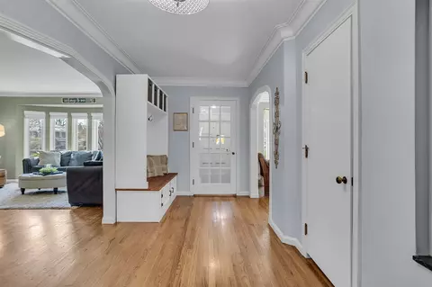 Entry Way - 752 Bloomfield, Jackson, MI 49203 photo 10 of 24