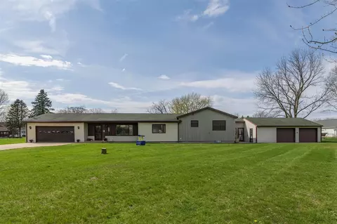 46144 Lakeview, Decatur, MI 49045