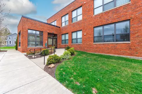 525 Superior #203, South Haven, MI 49090