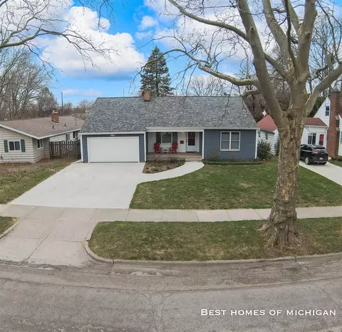 1900 Fruitwood, Grand Rapids, MI 49504