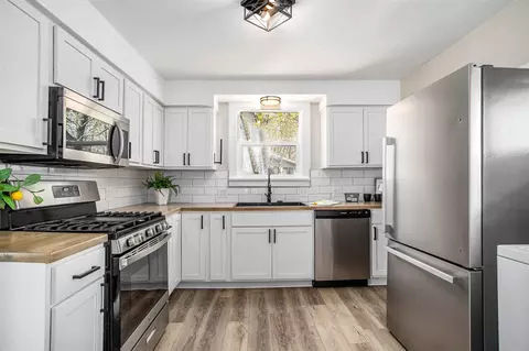 Kitchen - 325 Mitchell, Marshall, MI 49068 photo 1 of 2