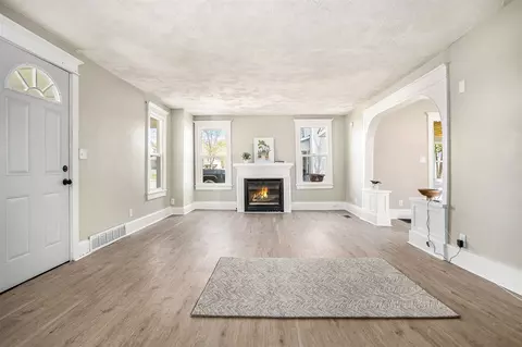 Living - 325 Mitchell, Marshall, MI 49068 photo 1 of 4