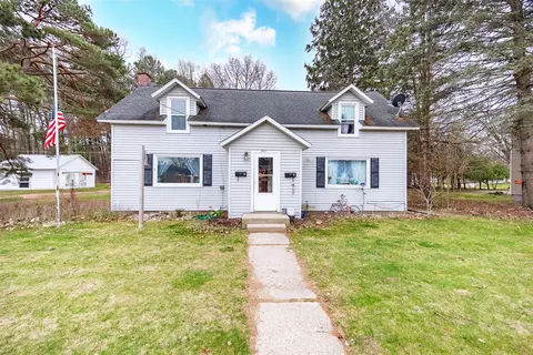 311 Elliott, Whitehall, MI 49461 photo 2