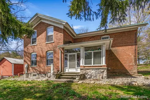 736 Durkee, Nashville, MI 49073
