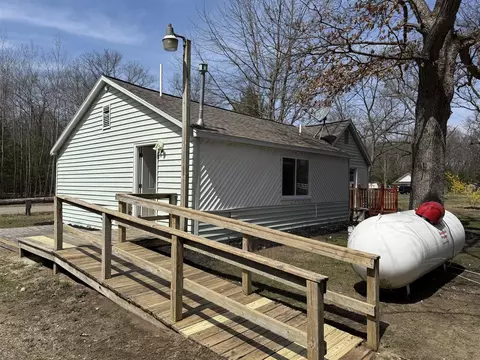 6865 Evanston, Muskegon, MI 49442