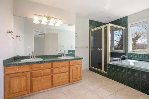 Bath - 1790 E Joy, Ann Arbor, MI 48105 photo 2 of 4