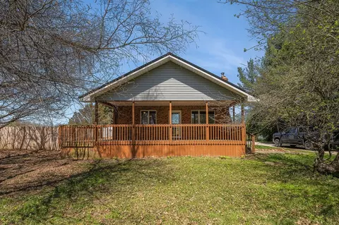 46980 48th, Lawrence, MI 49064