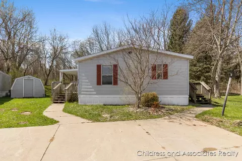 8749 Country Vw, Sparta, MI 49345