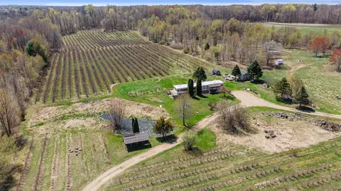 68345 42nd, Covert, MI 49043