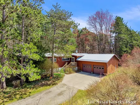 2981 E Sternberg, Fruitport, MI 49415
