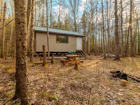 V/l Merwin Creek, Gulliver, MI 49840